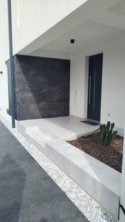Duplex modern P+1 cu 4 camere, 3 bai – Mosnita Noua