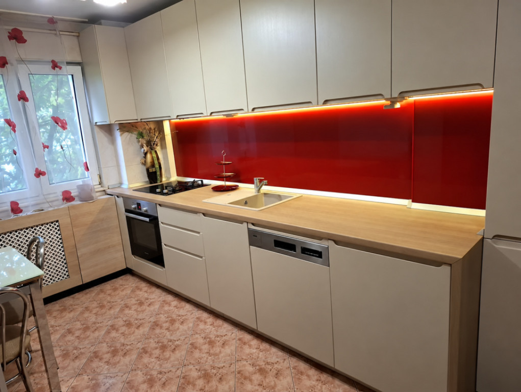Apartament 3 camere | 65 mp | Etaj 3/4 | Parcare și boxă |