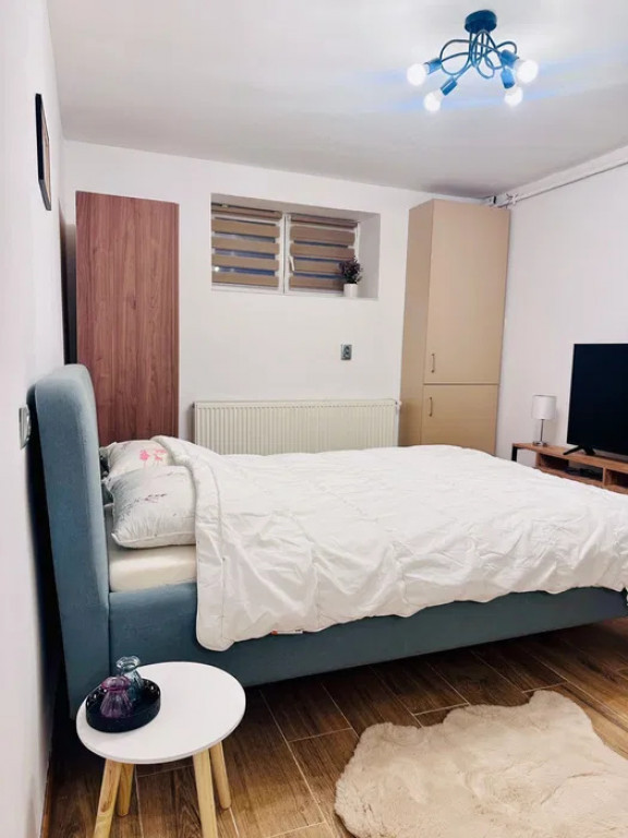 Garsonieră mobilată și utilată | 23 mp | 2 Parcari în c