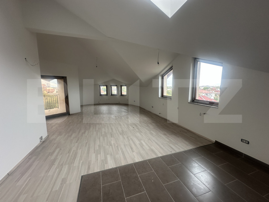 Apartament cu 3 camere, 100 mp, zona Aurel Vlaicu