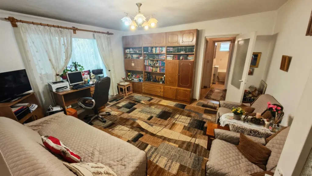 Apartament Cu 2 Camere Semidecomandate - Etajul 1 Zona George Enescu