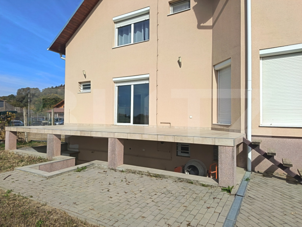 Vilă S+P+M, 315 mp, teren 3.100 mp, zona Turda