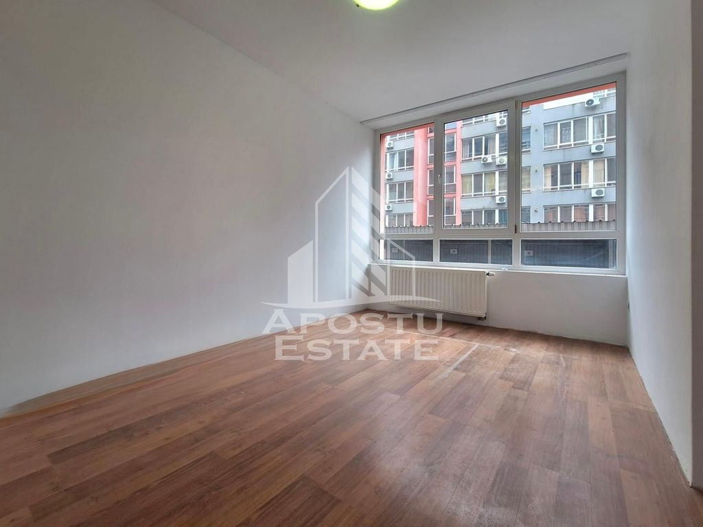 Spatiu de birou, 50 mp utili, zona Uta