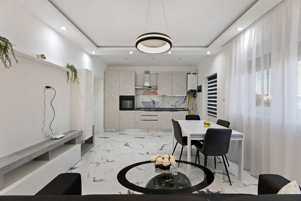 Apartament la casă cu 2 camere de închiriat |Grădiște | Parcare priva