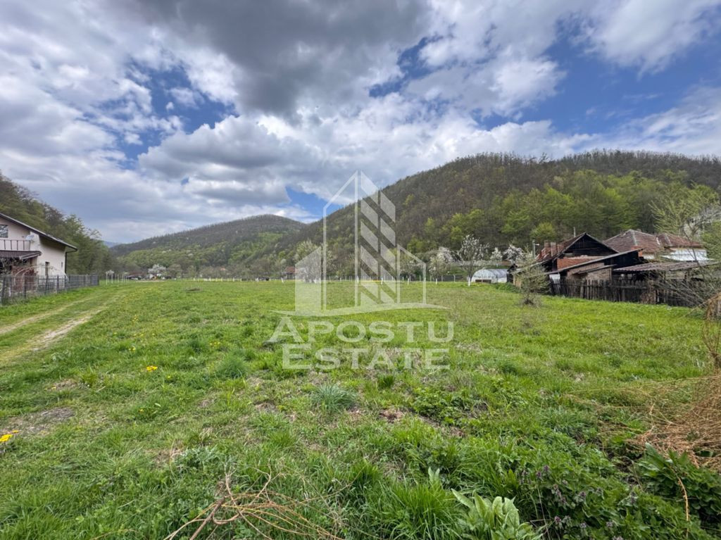 Teren intravilan, 1000 -1500mp, parcela de colt, in sat Gros Hunedoara