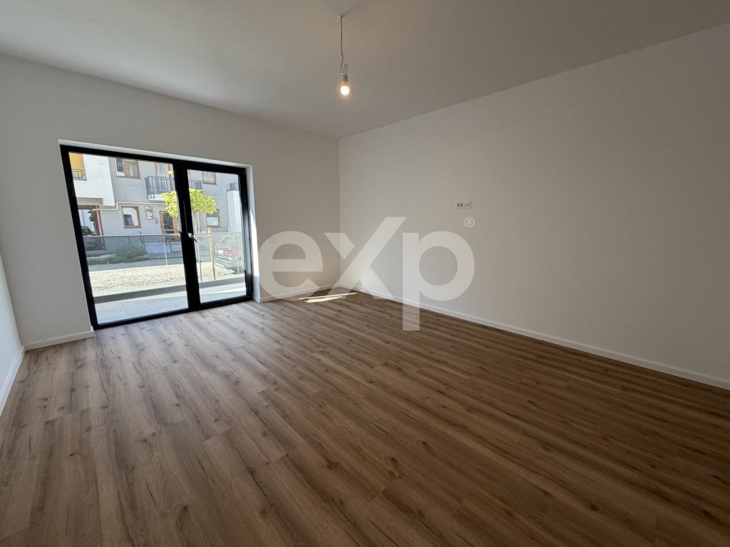 Apartament 2 camere ,decomandat, etaj 1, lift, tractorul no