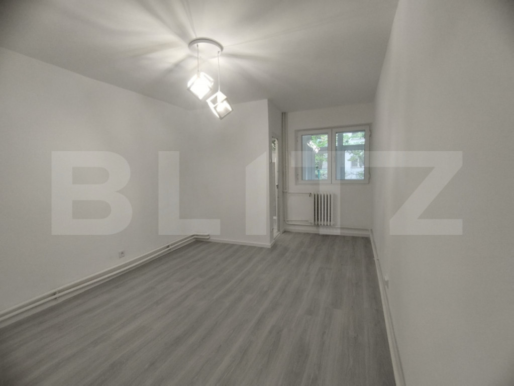 Garsoniera de vanzare, 23 mp, terasa 20 mp, zona Nicolina
