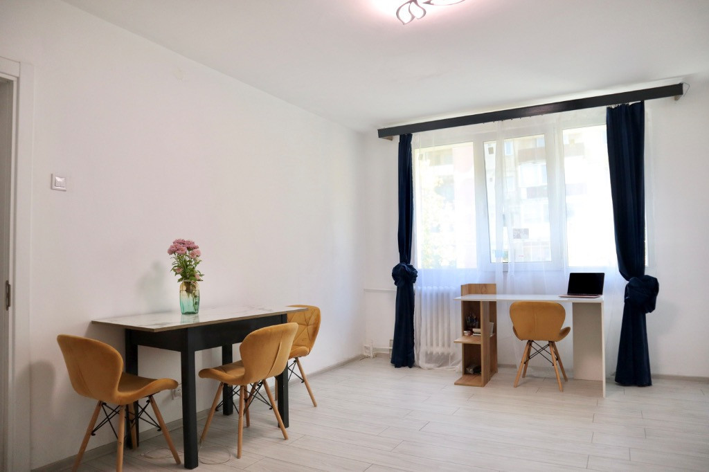 4 camere + 2 băi | renovat | 5 min metrou Păcii | complet mobilat