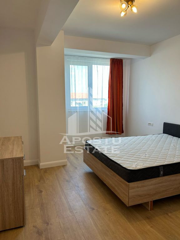 Apartament cu 2 camere de închiriat, loc de parcare, zona Soarelui