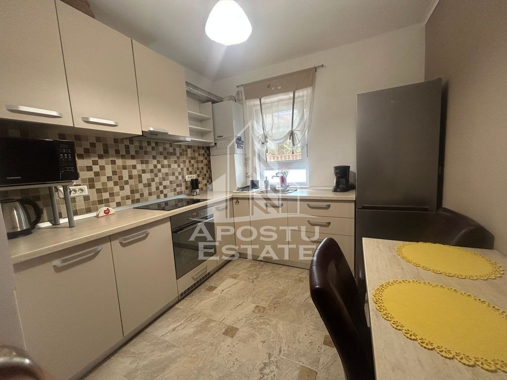 Apartament cu 2 camere de închiriat, loc de parcare, zona Soarelui