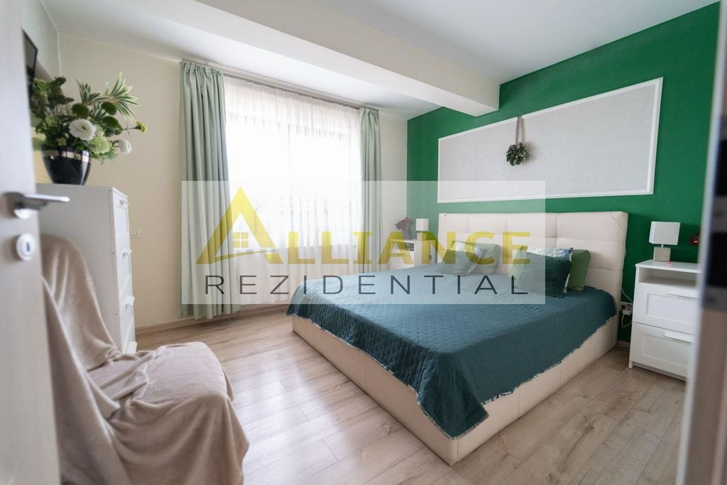 Casa tip insiruita | P+1+M| mobilata si utilata | 2 locuri de parcare