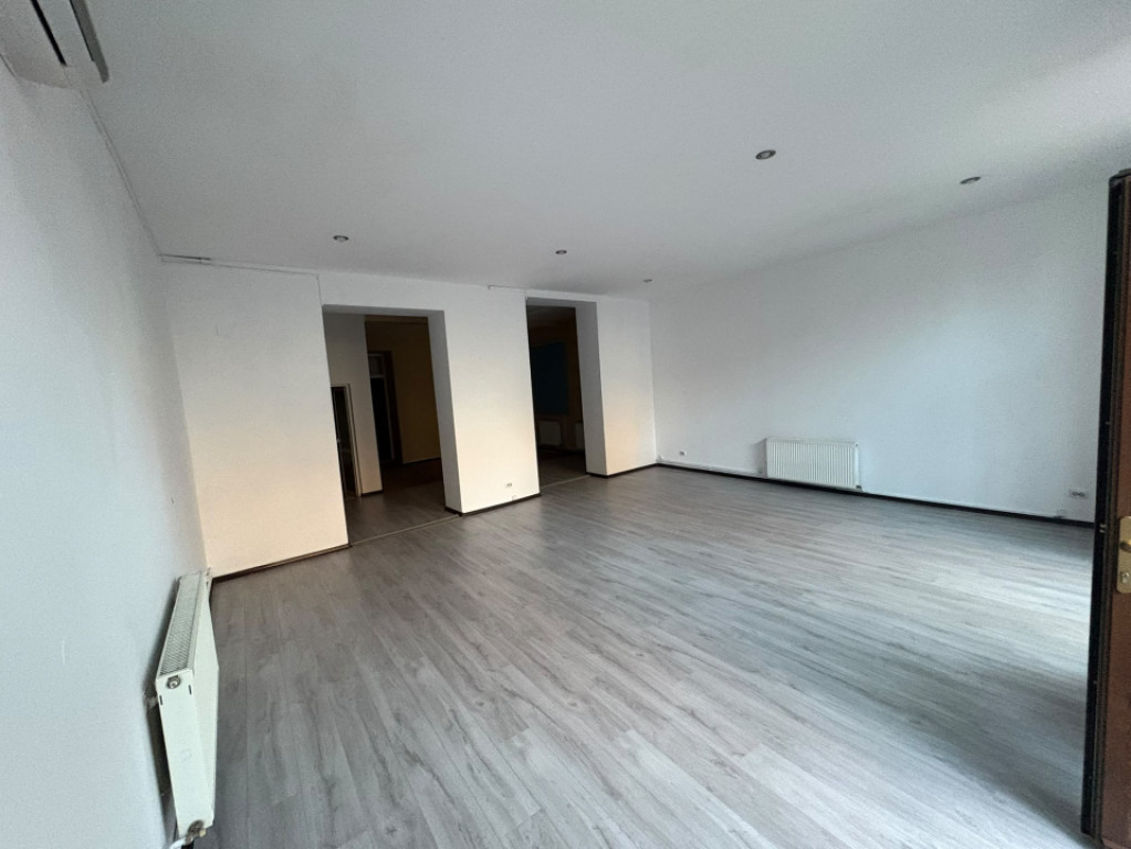 Spațiu comercial ultracentral de închiriat – 106 mp, Viz