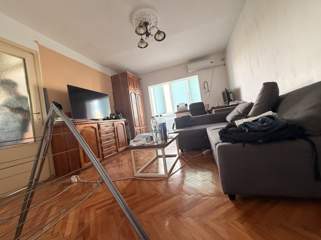 Apartament 2 camere, semidecomandat, 43 mp utili, etaj 4 -So