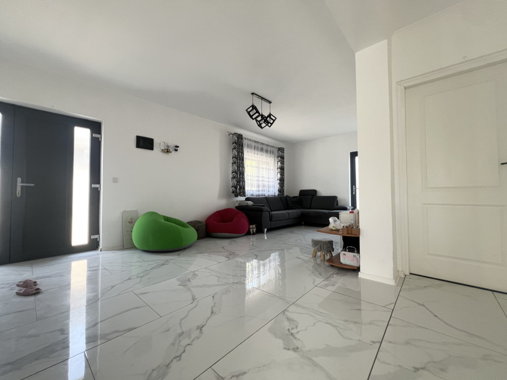 Duplex 3 camere, 72 mp utili, mobilat/utilat - Sanmihaiu Ro