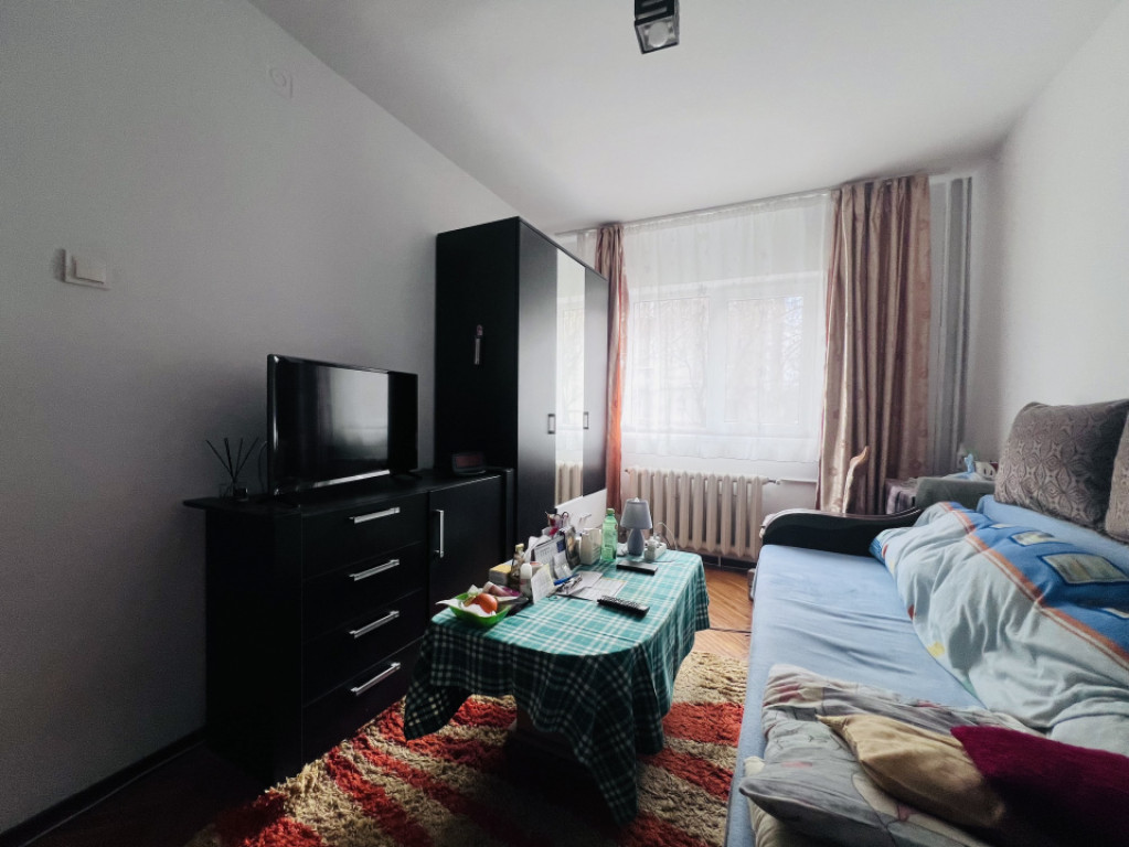 Apartament 2 camere, semidecomandat, 60 mp, parter, zona Li