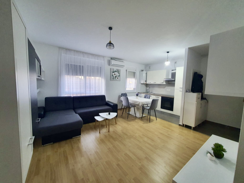 Apartament de inchiriat, 3 camere, 65 mp utili, etaj 1 - Zon