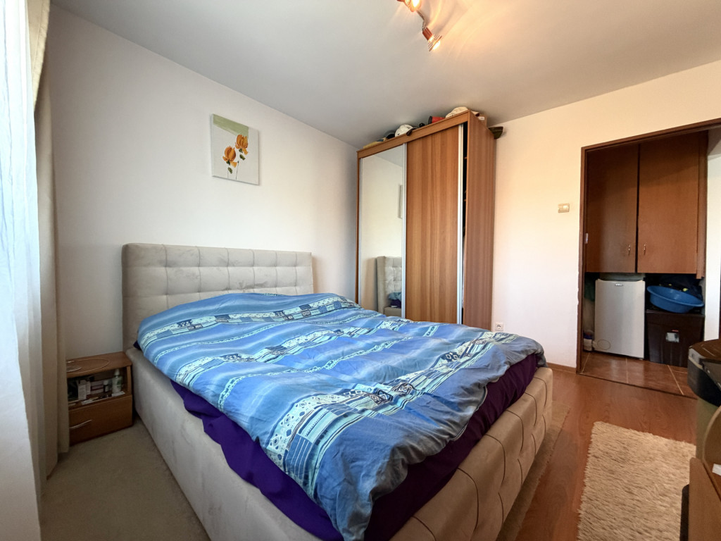 Apartament cu 2 camere,decomandat,47 mp utili, acoperis tigl