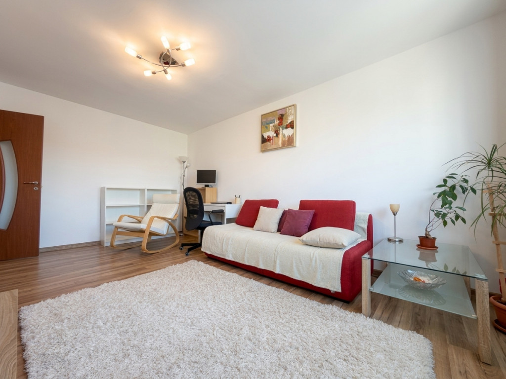 Apartament cu 2 camere,decomandat,47 mp utili,acoperis tigla