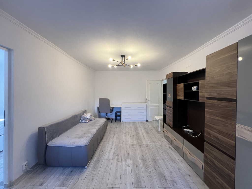 Apartament cu 2 camere, 40 mp utili, etaj 3, centrala propri