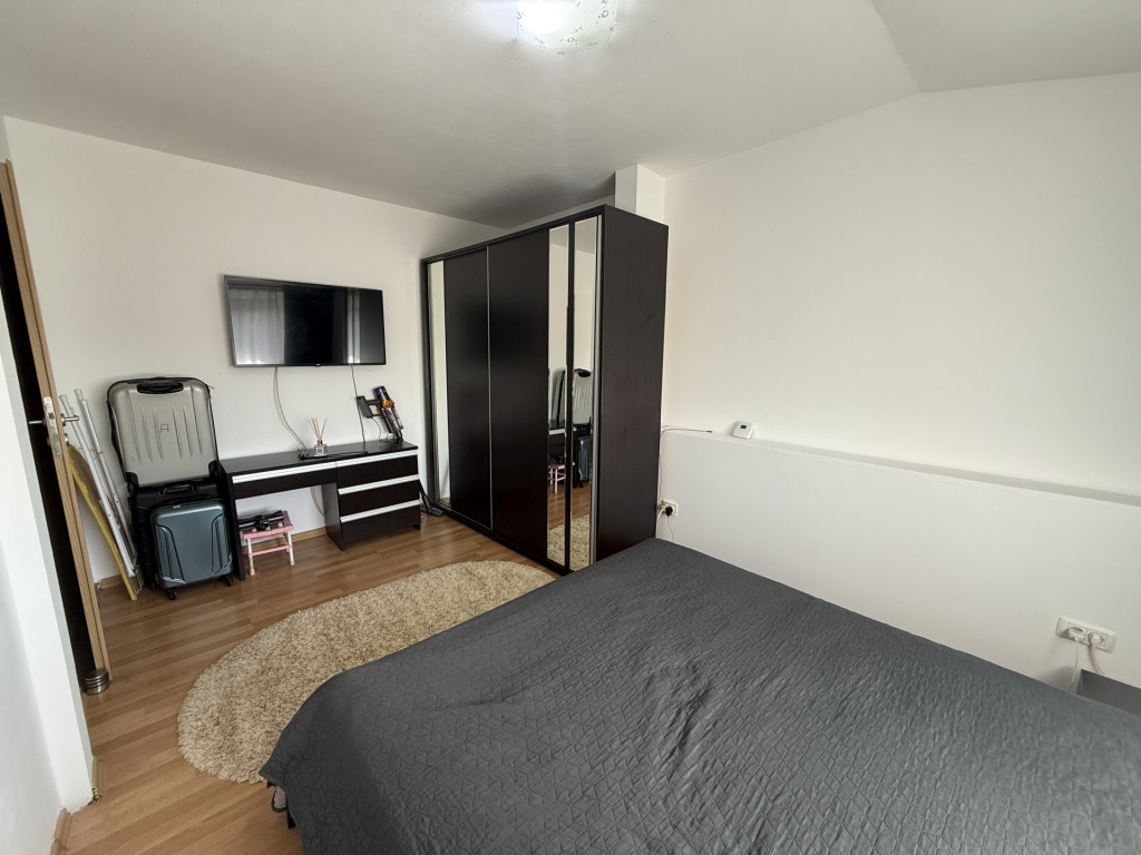 Apartament spatios, 2 camere, decomandat, 54 mp utili - Sagu