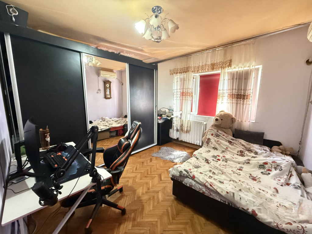 Apartament cu 2 camere, decomandat, 50 mp utili, etaj 3 - So