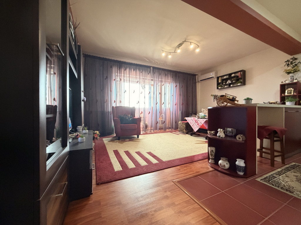 Apartament 2 camere, decomandat, 50 mp utili, etaj 2, loc de