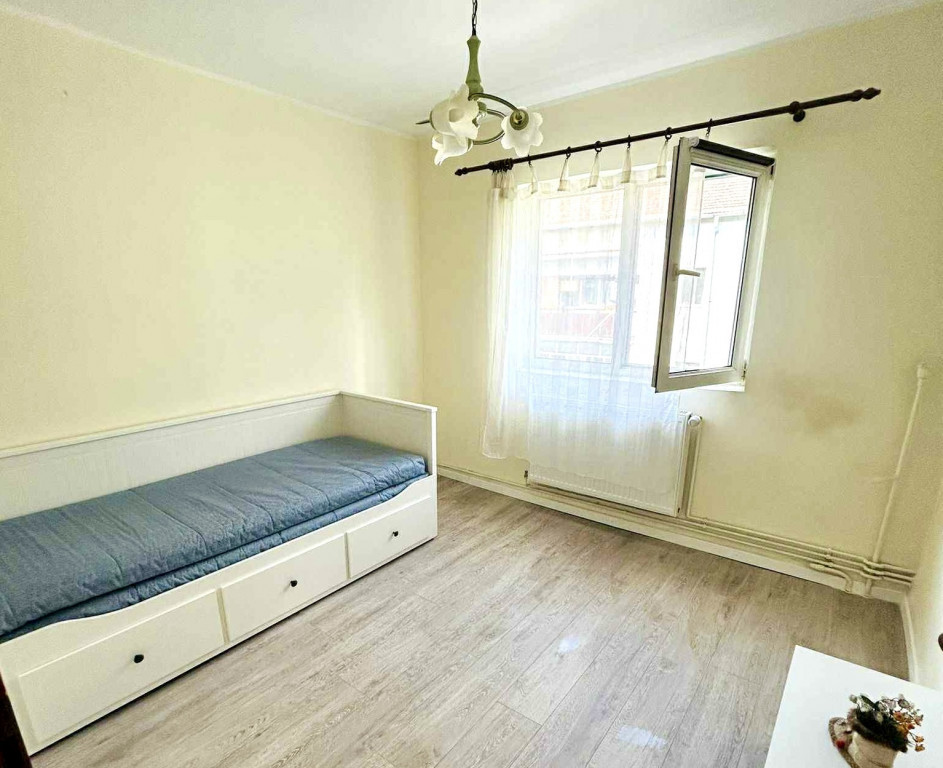 Apartament elegant 3 camere, 64 mp utili, etaj 4 - Zona Comp