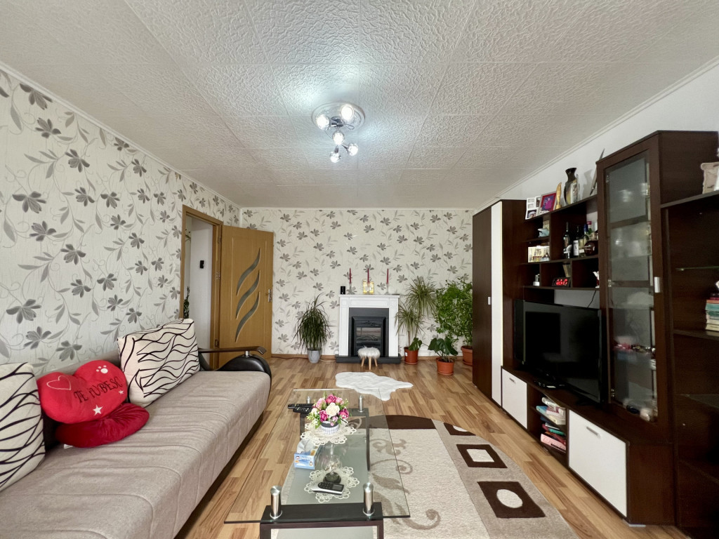 Apartament 4 camere, decomandat, 92 mp utili - zona Chisoda