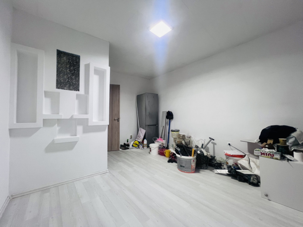 Garsoniera, 21 mp utili, renovata, etaj 4, zona Sagului - S