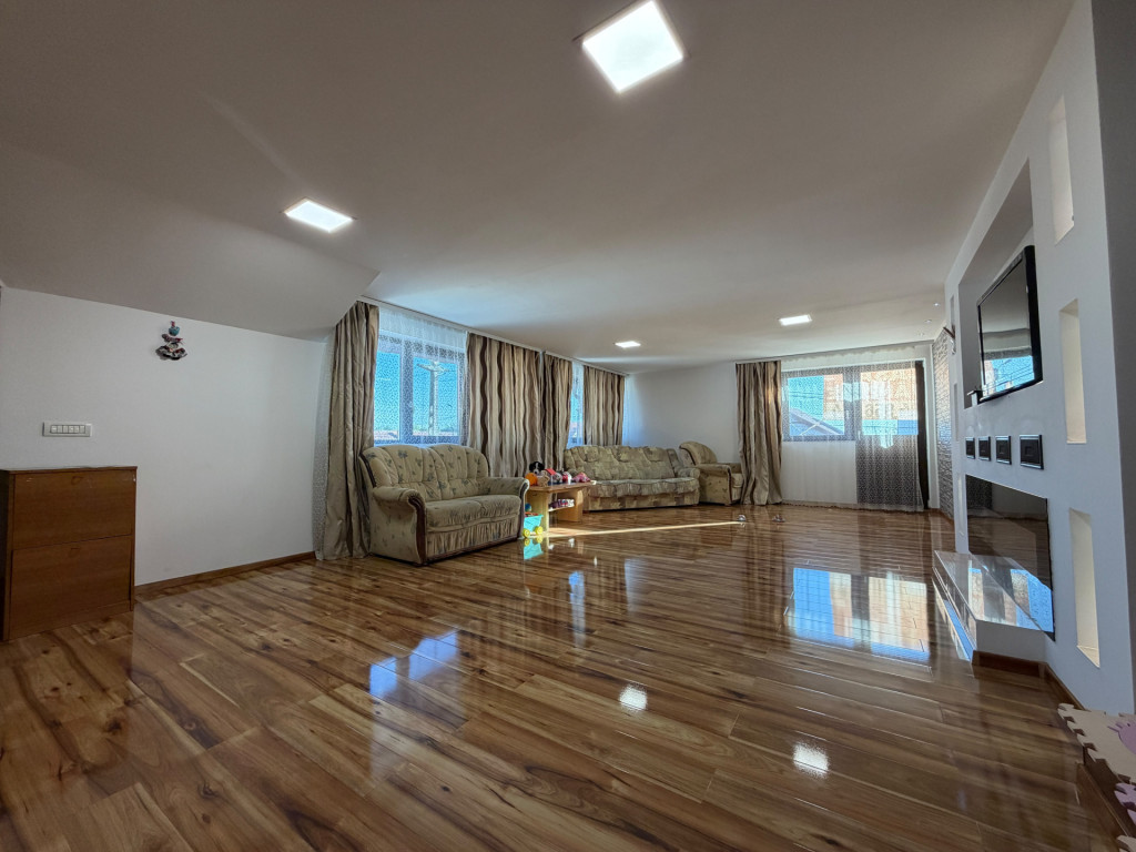Casa individuala cu 3 camere, 316 mp utili, 480 mp teren - D