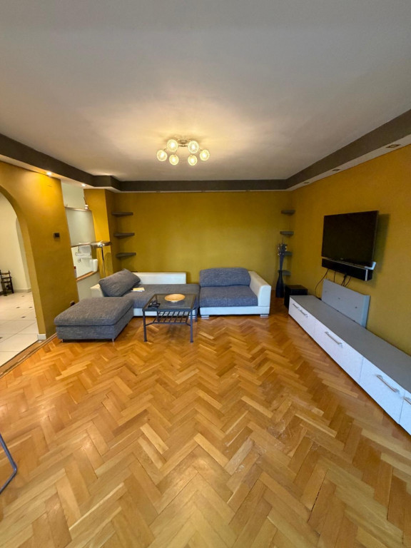 Apartament 3 camere, decomandat, 76,2 mp utili, etaj 4 - Gir