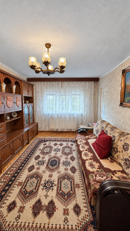 Apartament spatios, 3 camere, 55 mp utili, etaj 3 - zona Lip