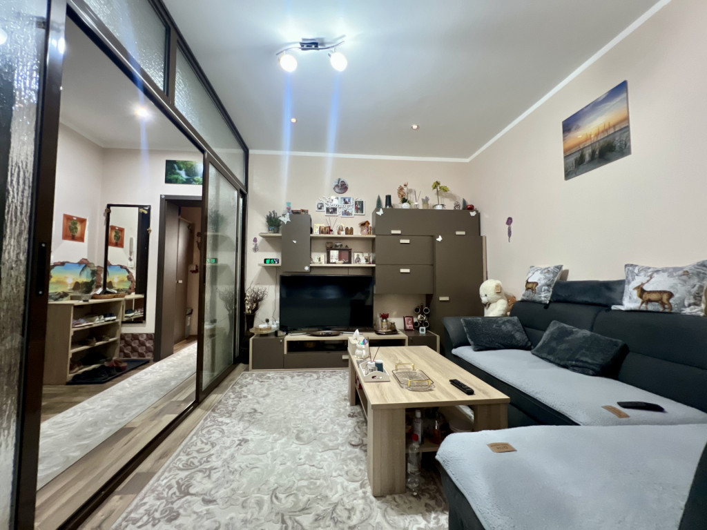 Apartament modern, 3 camere, decomandat, 61 mp utili, mobila