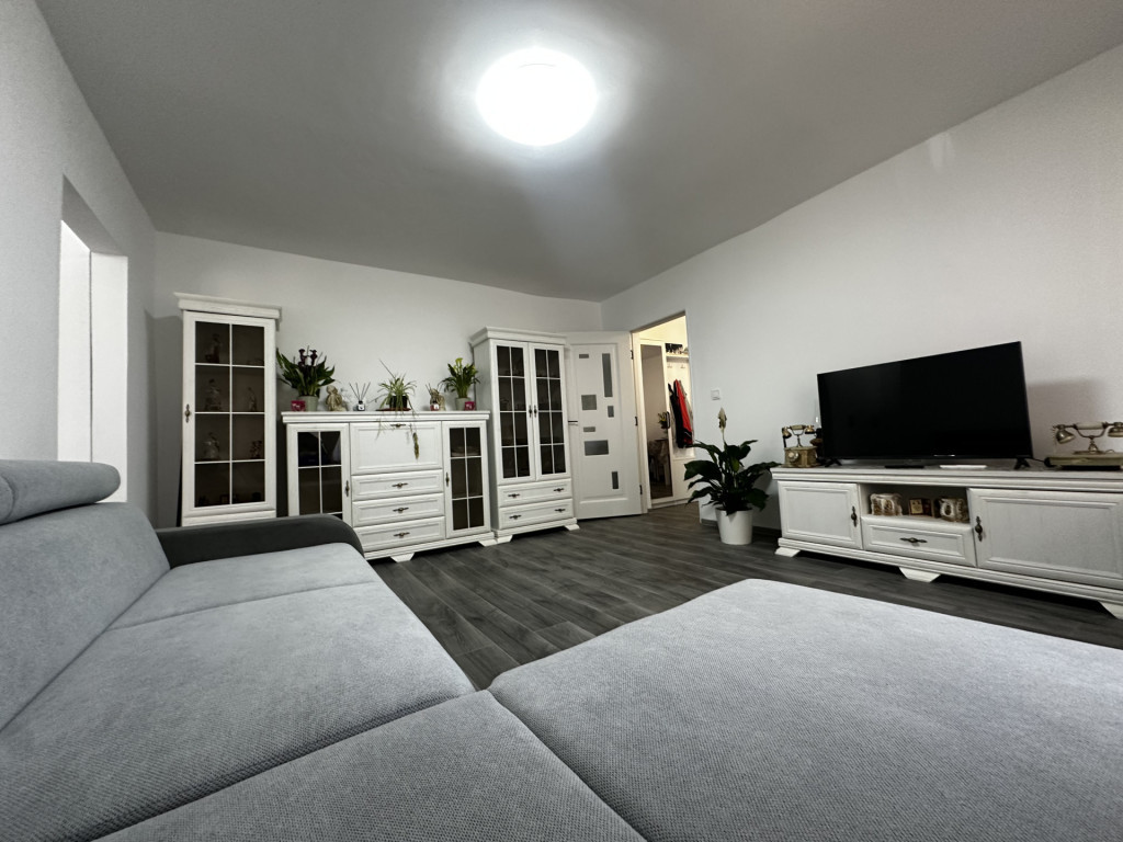 Apartament 2 camere, 52mp, complet mobilat si utilat- Dambov