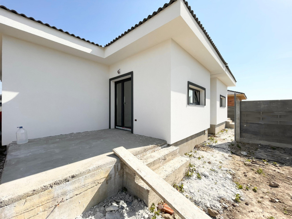 Duplex cu 4 camere, 101mp, despartit prin camera tehnica - M