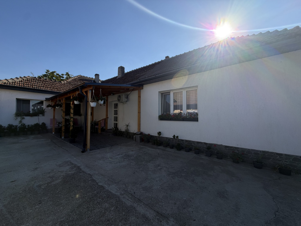 Casa individuala 5 camere, 173mp utili, 1159mp teren in Utvi
