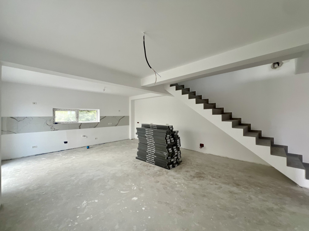 Duplex 4 camere, 100mp utili +12mp terasa, pozitie excelenta