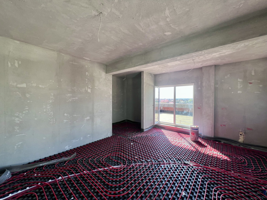 Penthouse 3 camere, 82 mp utili, 2 balcoane + Terasa 20 mp -
