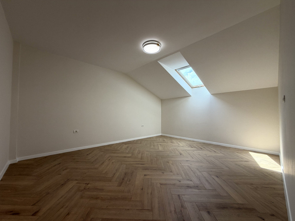 Apartament cu 2 camere, decomandat, 50 mp utili, etaj 3-zona