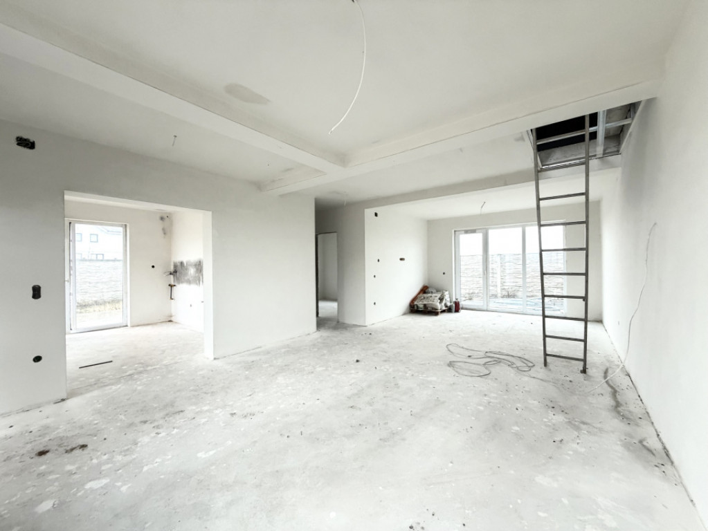 Triplex modern, 4 camere, 140 mp utili, 330 mp teren - Sanan
