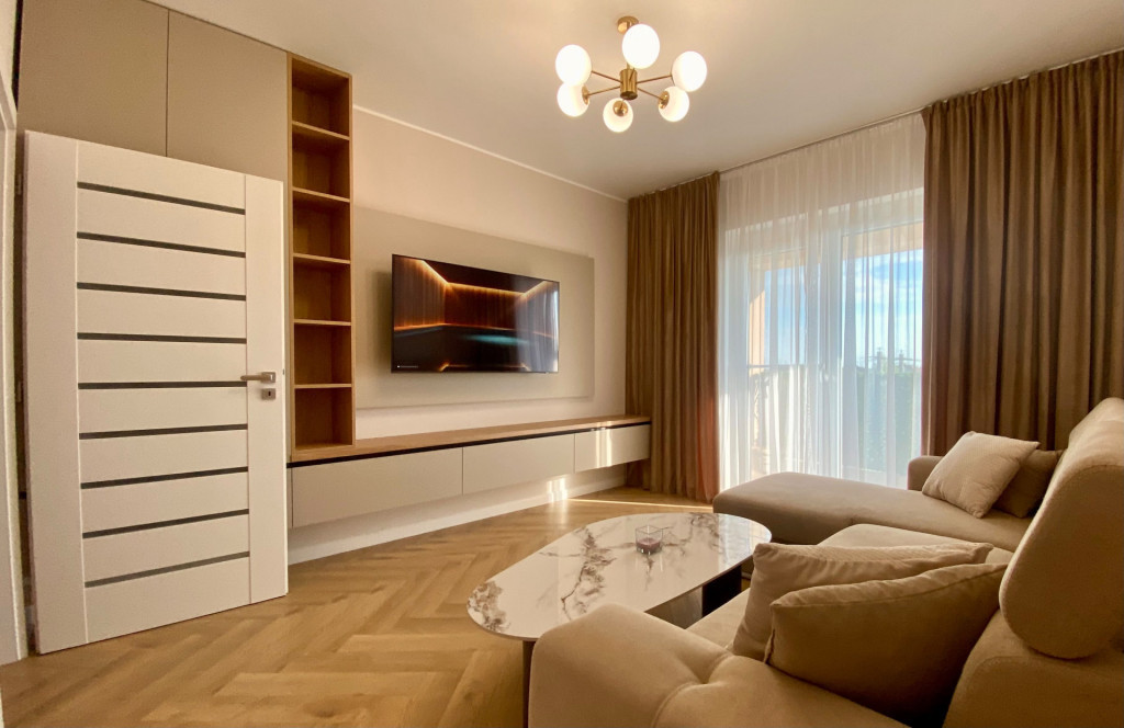Apartament 2 camere, mobilat modern, decomandat, zona Brayti