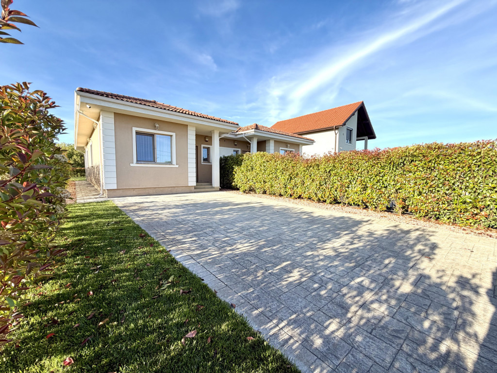 Duplex premium, 3 camere, 86.4 mp utili, 418 mp teren - Ghir