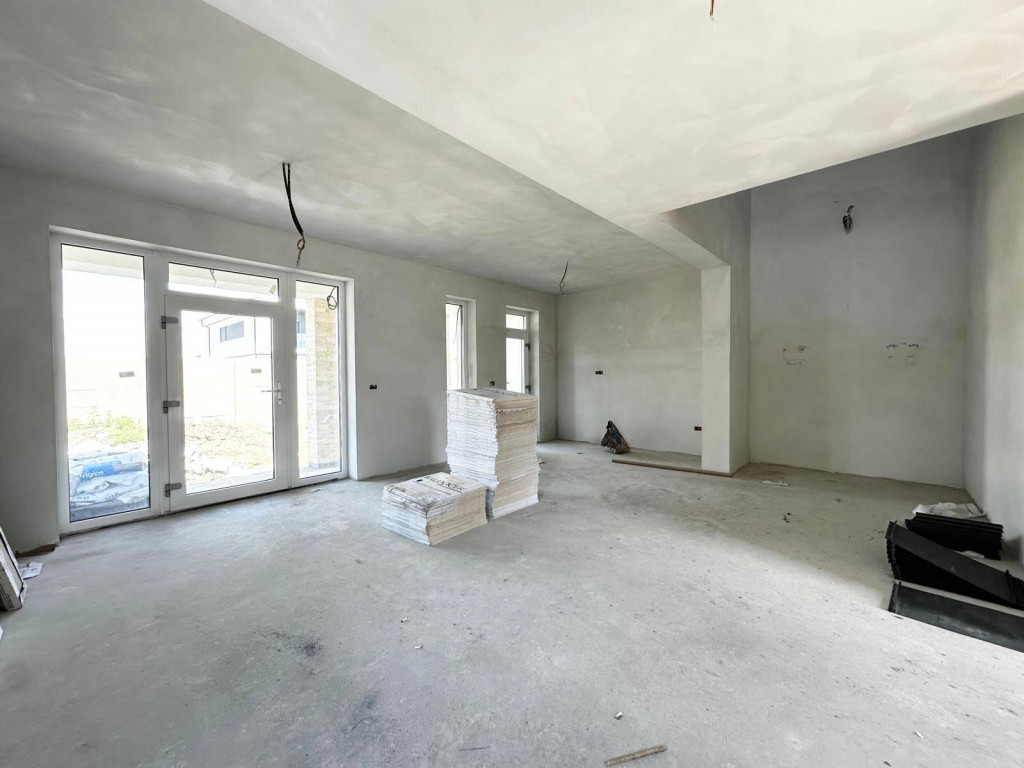 Duplex 4 camere, 350mp teren, 110mp utili, 12mp terasa, Mosn