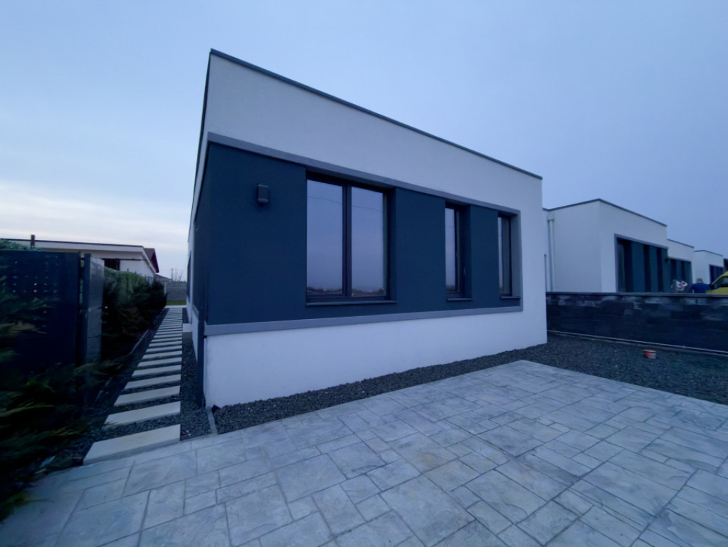 Duplex 4 camere, despartit prin dressing, 93mp, 360 mp teren