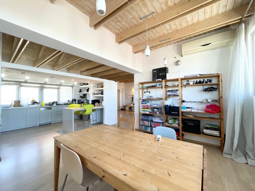 Apartament decomandat cu 4 camere 136mp - Complexul Studente
