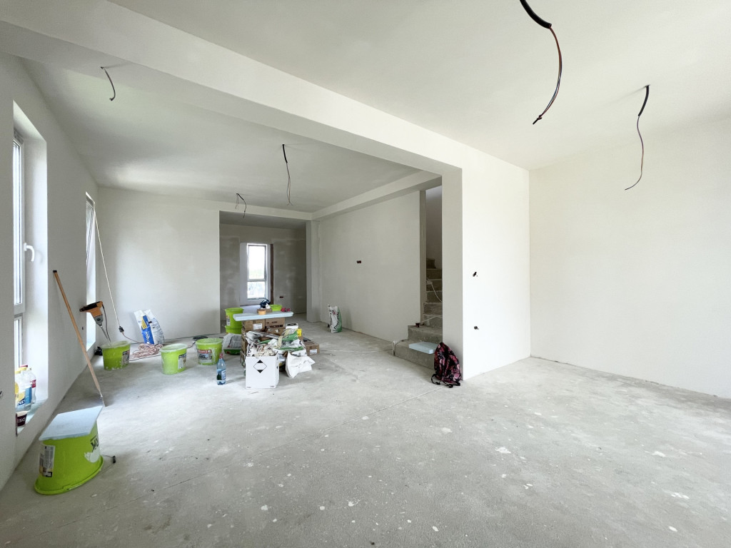 Duplex modern cu 5 camere- Urseni