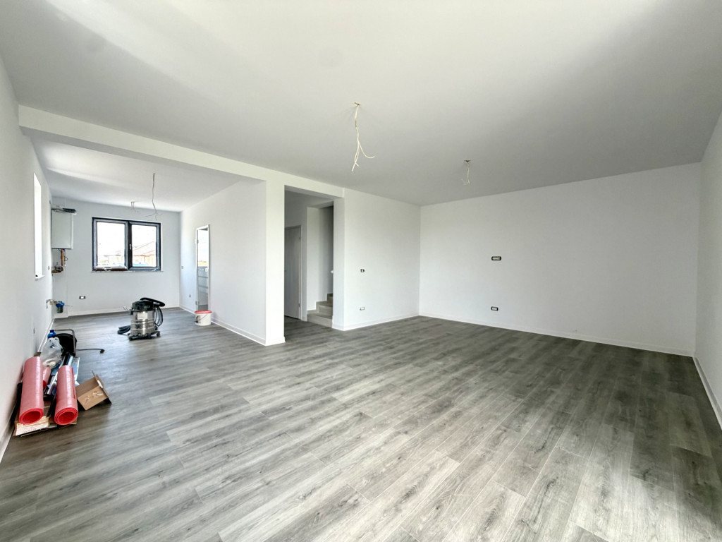 Duplex modern, 4 camere, 106 mp utili, 375 mp teren - Sacala