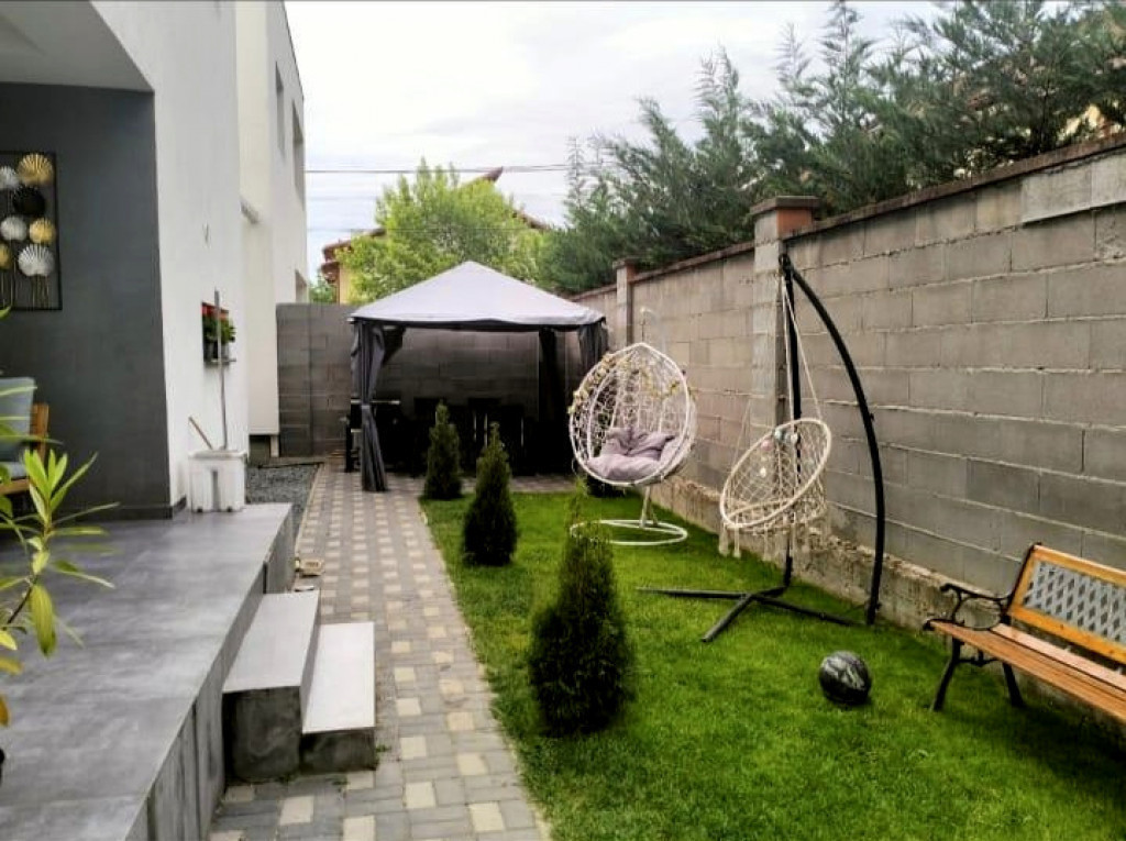 Duplex despărțit prin garaj, 3 Dormitoare- Zona Lidl - Dum