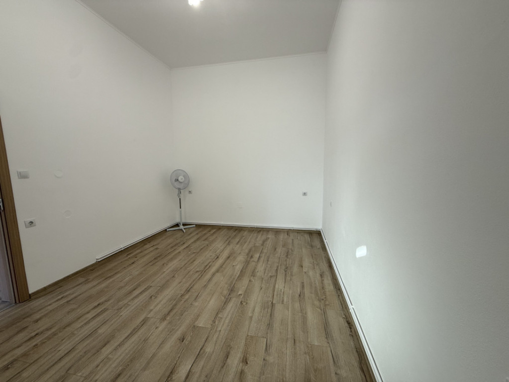 Apartament cu o camera, complet renovat, parter, 38 mp utili