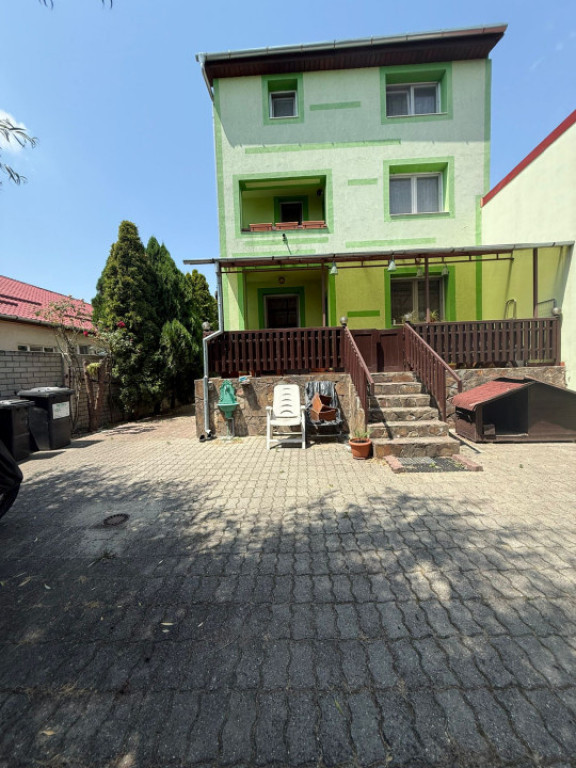 Casa individuala, spatioasa, cu 6 camere, 147 mp utili - zon